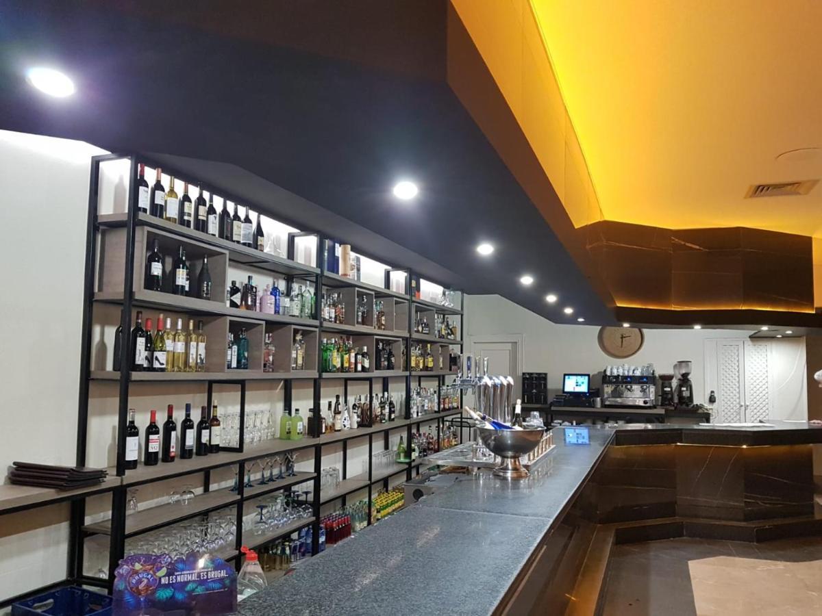 Hostal Restaurante Dulcinea De El Toboso Bagian luar foto